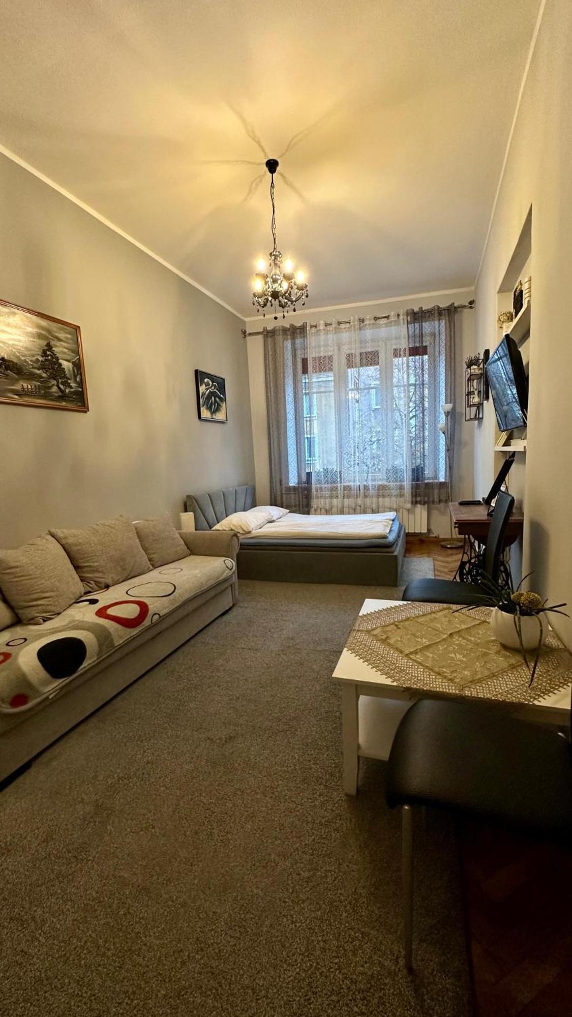 Apartament Przy Dworcu 라돔 외부 사진